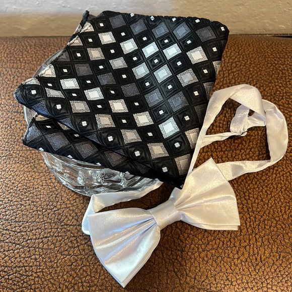 Like New Classic Cool Rare Formal Bow Tie and Hanky combo collection! - Picture 6 of 8